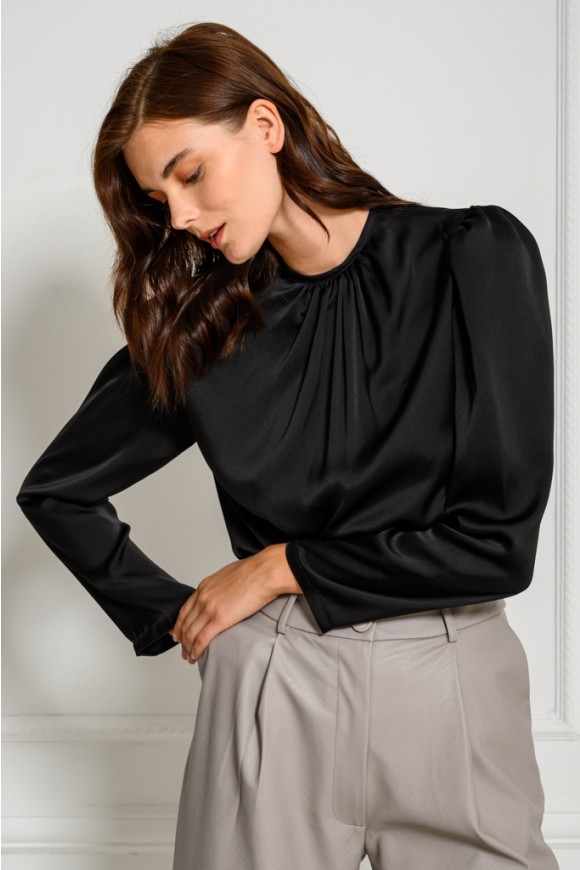TOP WITH PLEATS BLACK 